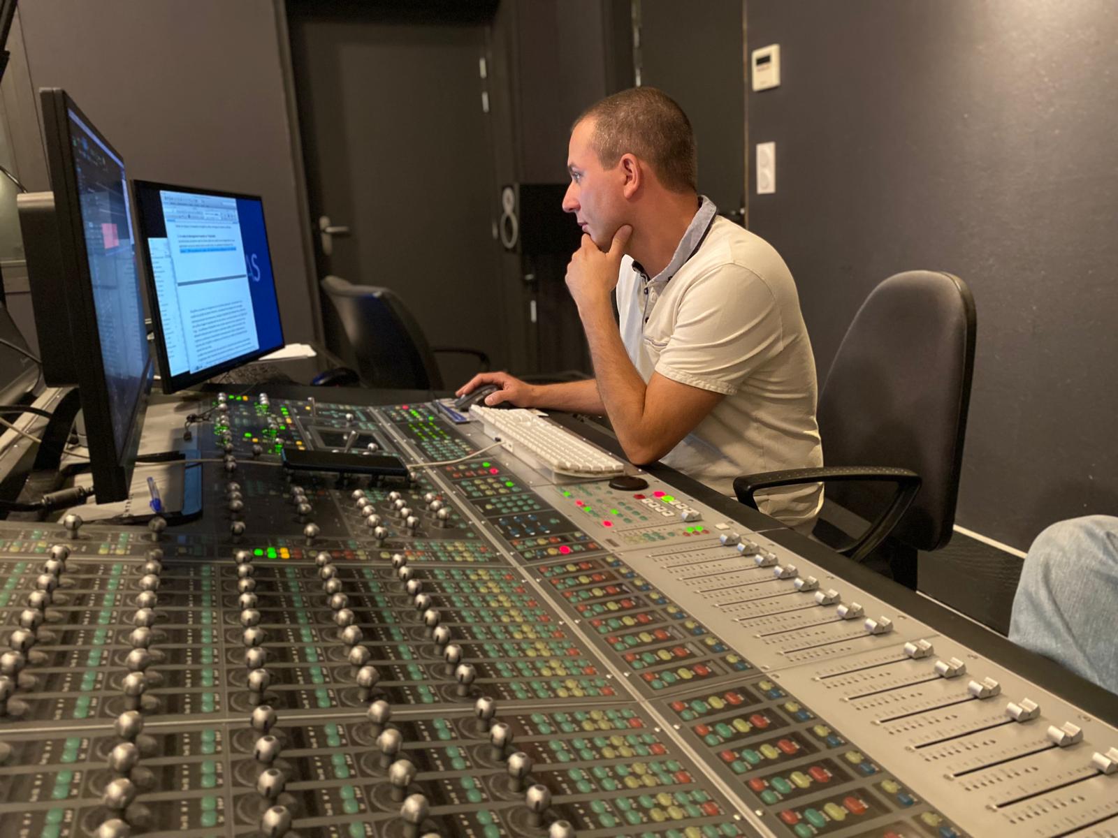 Les défis du doublage et du son en France : plongée chez Adrénaline Studio